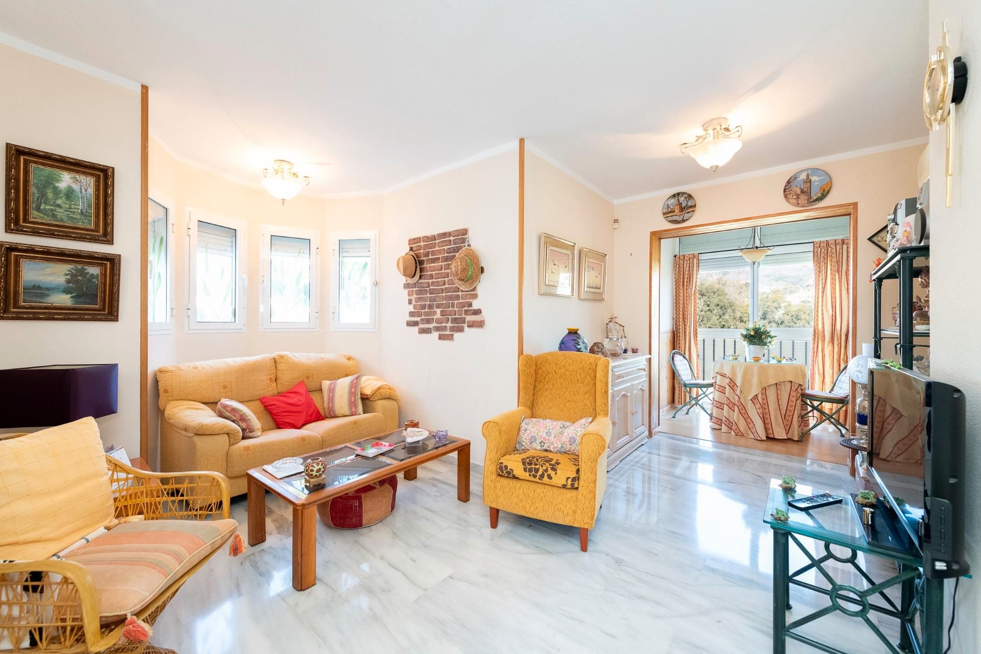 Sala d'estar de Àtic en venda en Benalmádena amb Piscina comunitària