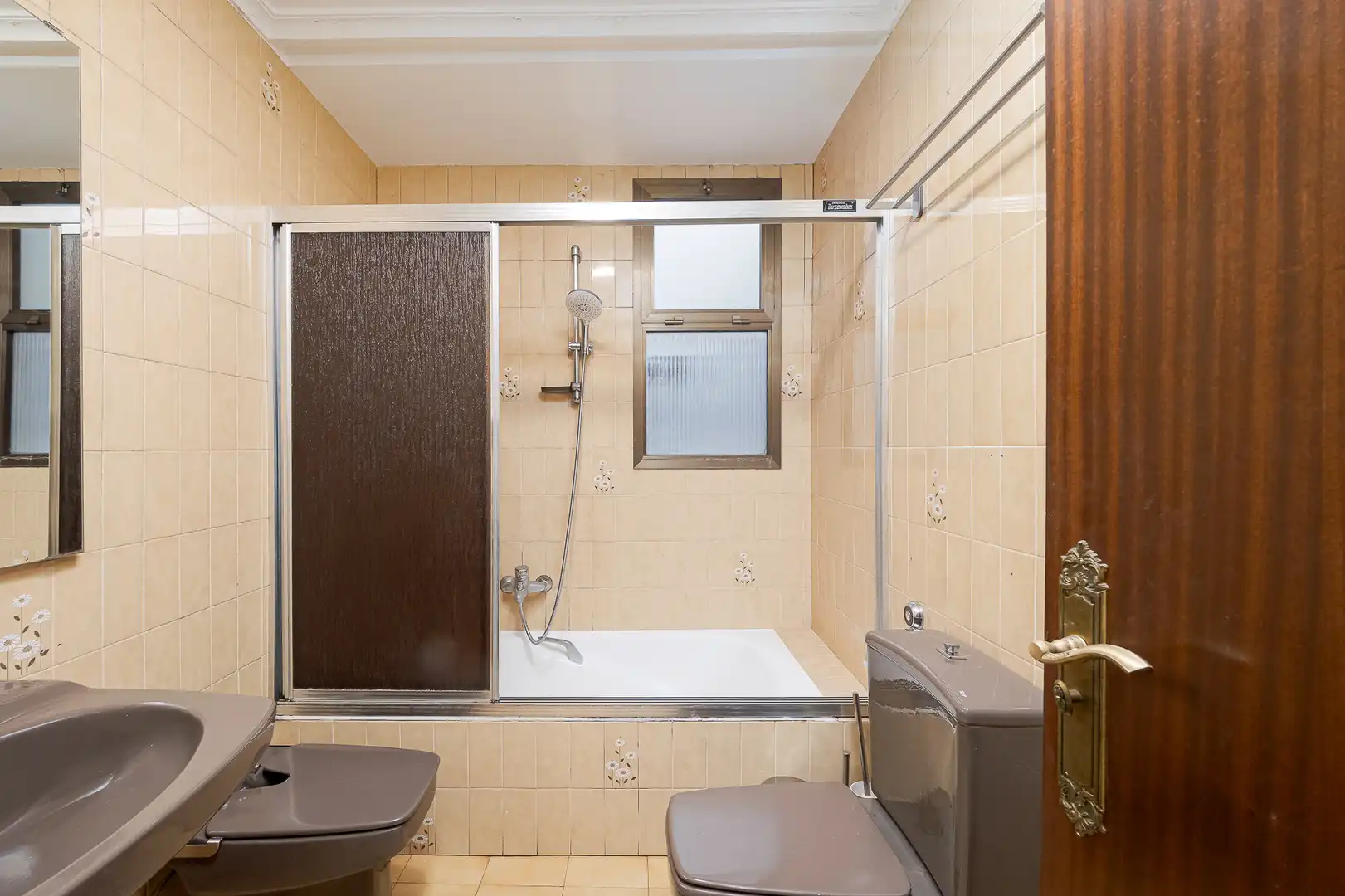 Baño de Piso en venta en Donostia - San Sebastián  con Calefacción y Balcón