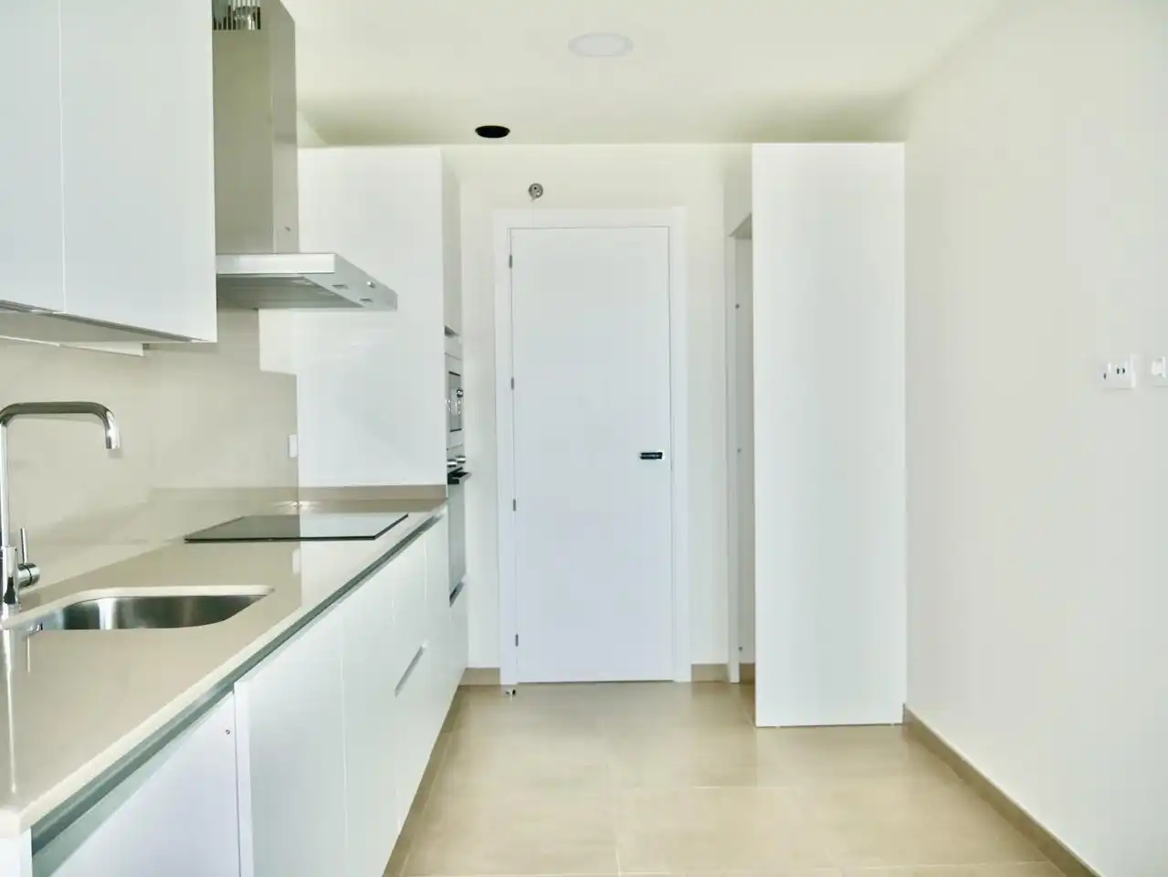 Flat for rent in Ángel Ojeda Avilés, Entrenúcleos