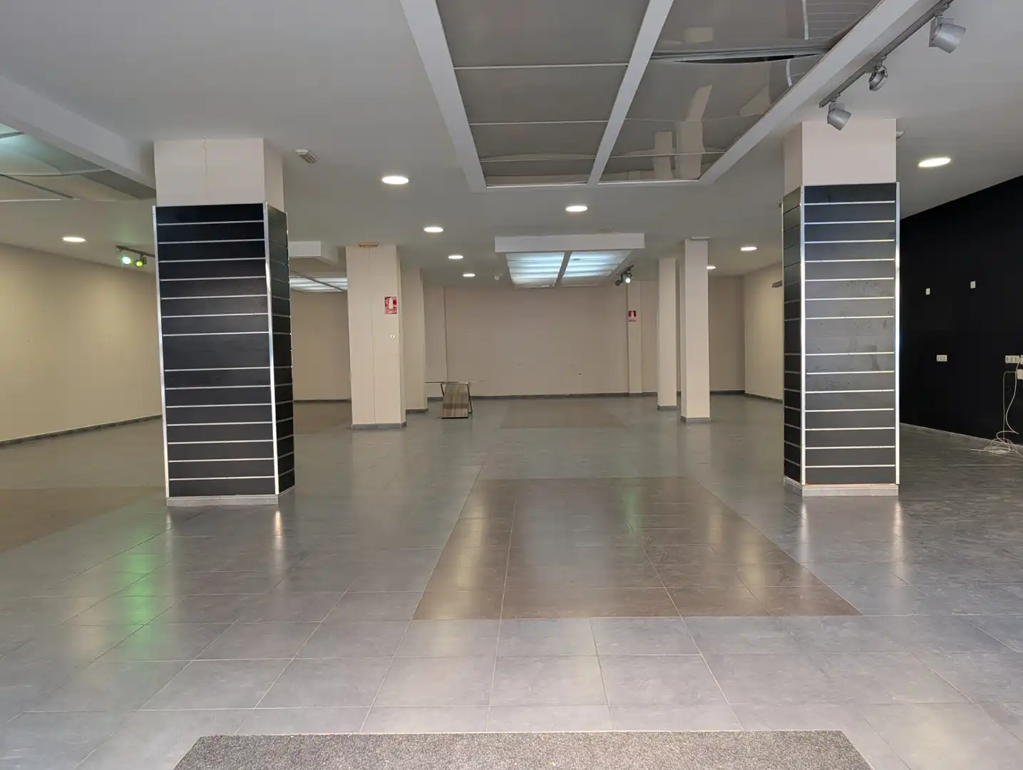 Locale commerciale in vendita a Puerto de Sagunto, imagen 3