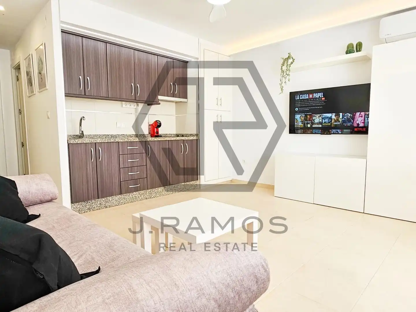 Study for rent in calafate, Centro