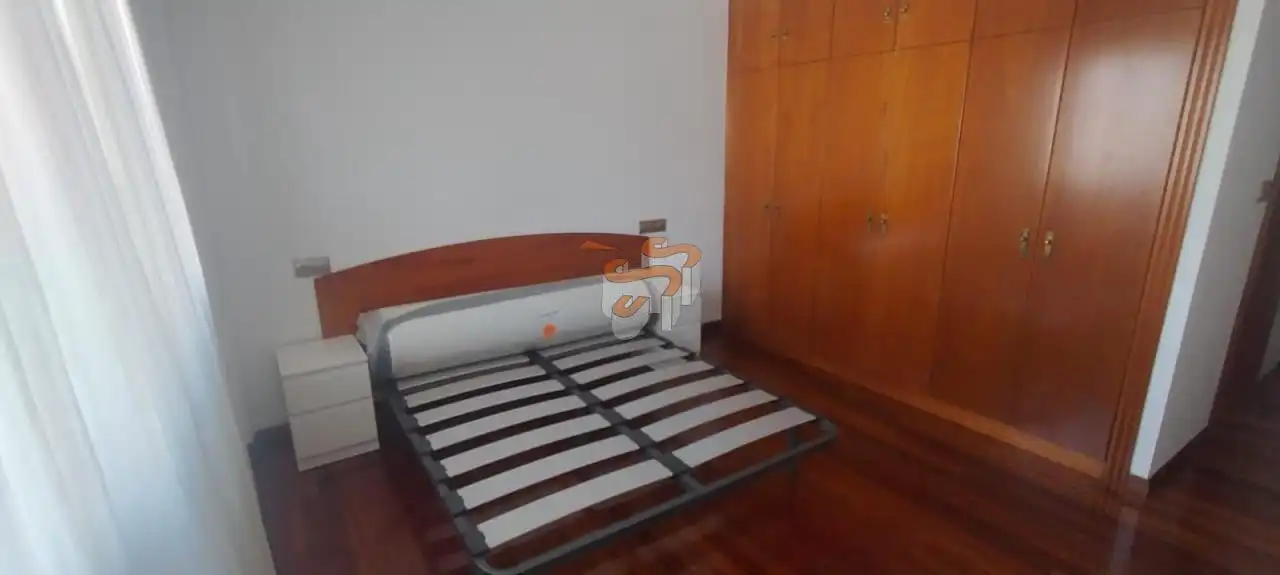 Dormitori de Pis de lloguer en Ferrol amb Calefacció