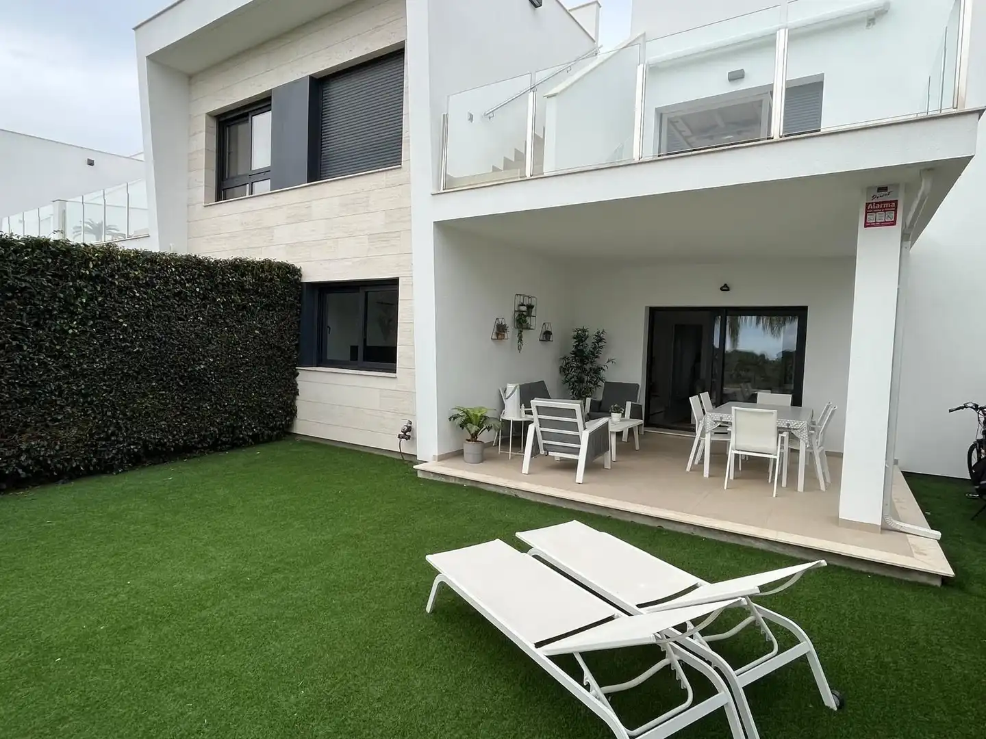 Terrasse von Wohnung zum Verkauf in Pilar de la Horadada mit Klimaanlage, Heizung und Privatgarten