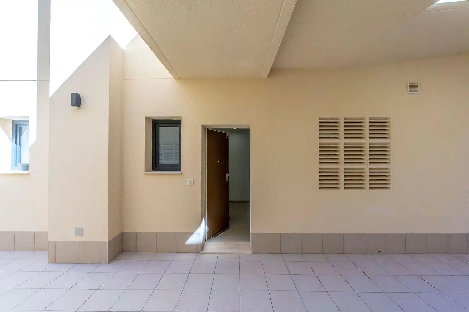 Apartamento en venta en Torrevieja con Jardín privado, Terraza y Amueblado