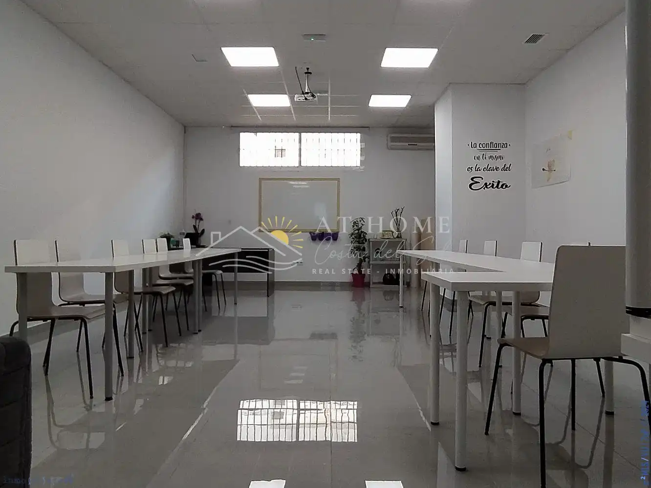 Comedor de Local en venta en Vélez-Málaga