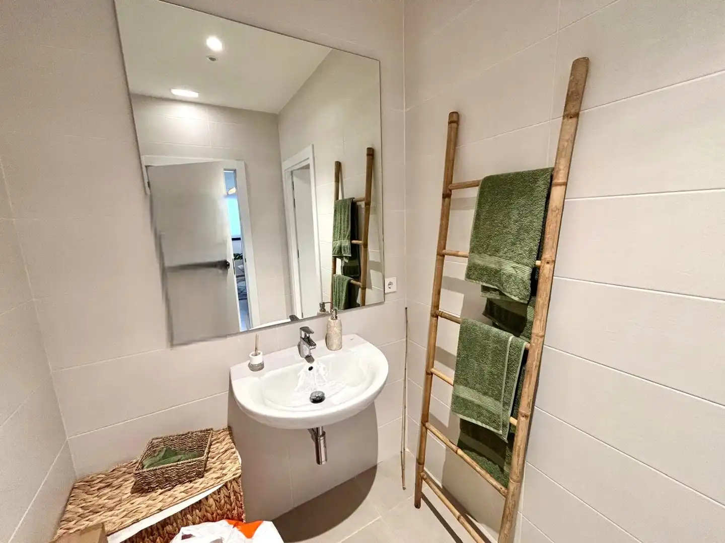 Bathroom of Flat for sale in Gijón   with Heating, Private garden and Parquet flooring