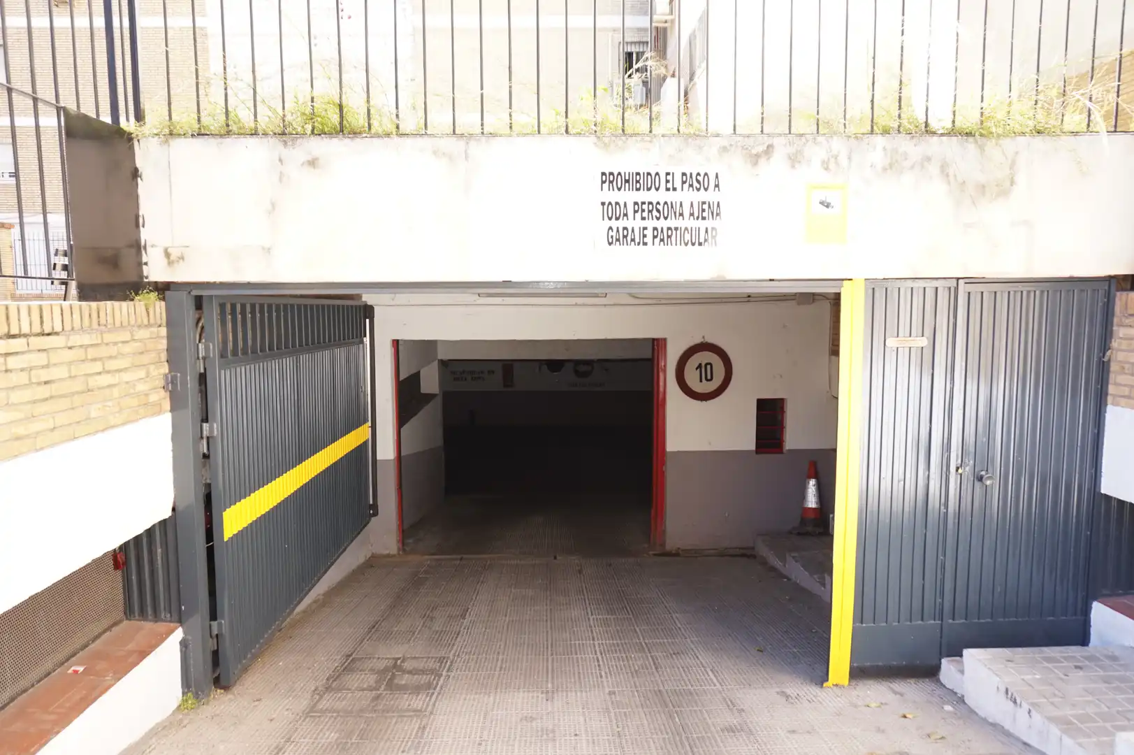 Parking of Garage for rent in Sevilla