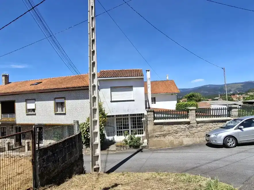 Vista exterior de Casa o xalet en venda en Catoira amb Balcó