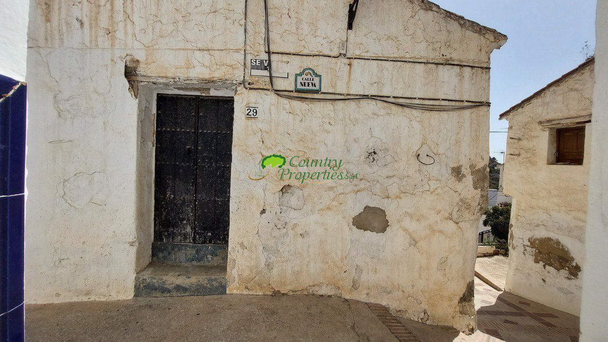 Exterior view of House or chalet for sale in Sayalonga  with Storage room