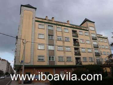 Attique avec ascenseur à louer à Rúa Rosalía de Castro 51