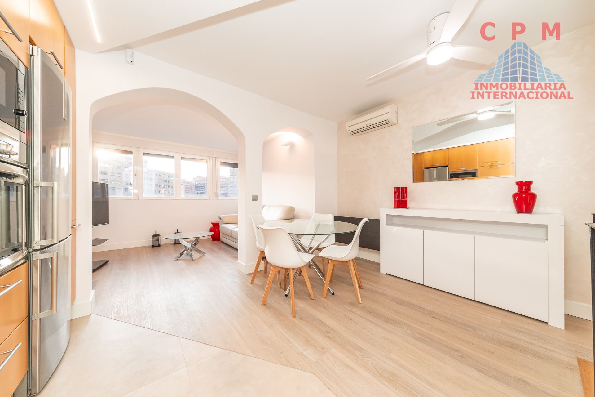 Sala de estar de Ático de alquiler en  Madrid Capital con Aire acondicionado, Calefacción y Jardín privado