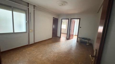 Photo 2 of Flat for sale in Calle Pingüino, Pajarillos Bajos, Valladolid