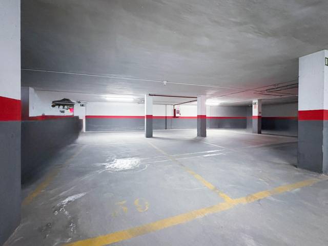 Garaje en Venta en Calle LONDRES-48, 12 en Parc Central