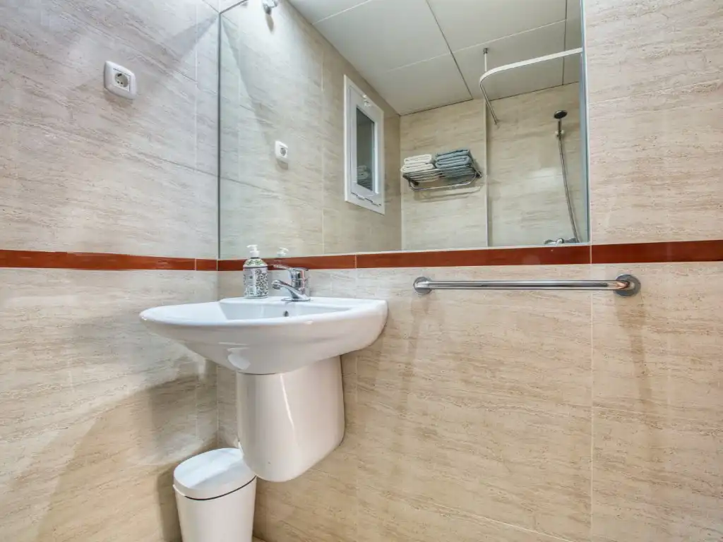 Baño de Estudio en venta en Rincón de la Victoria con Terraza, Piscina y Piscina comunitaria