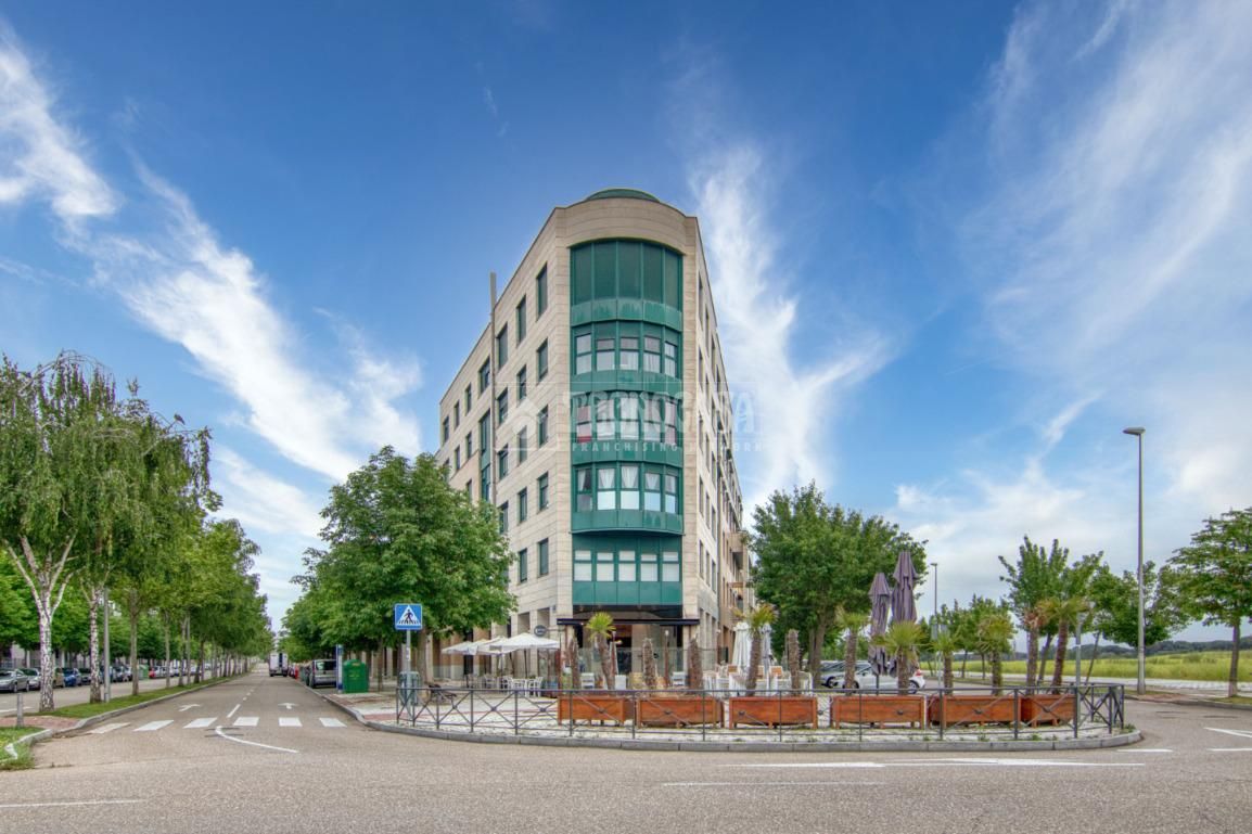 Exterior view of Flat for sale in Valladolid Capital  with Heating, Terrace and Balcony