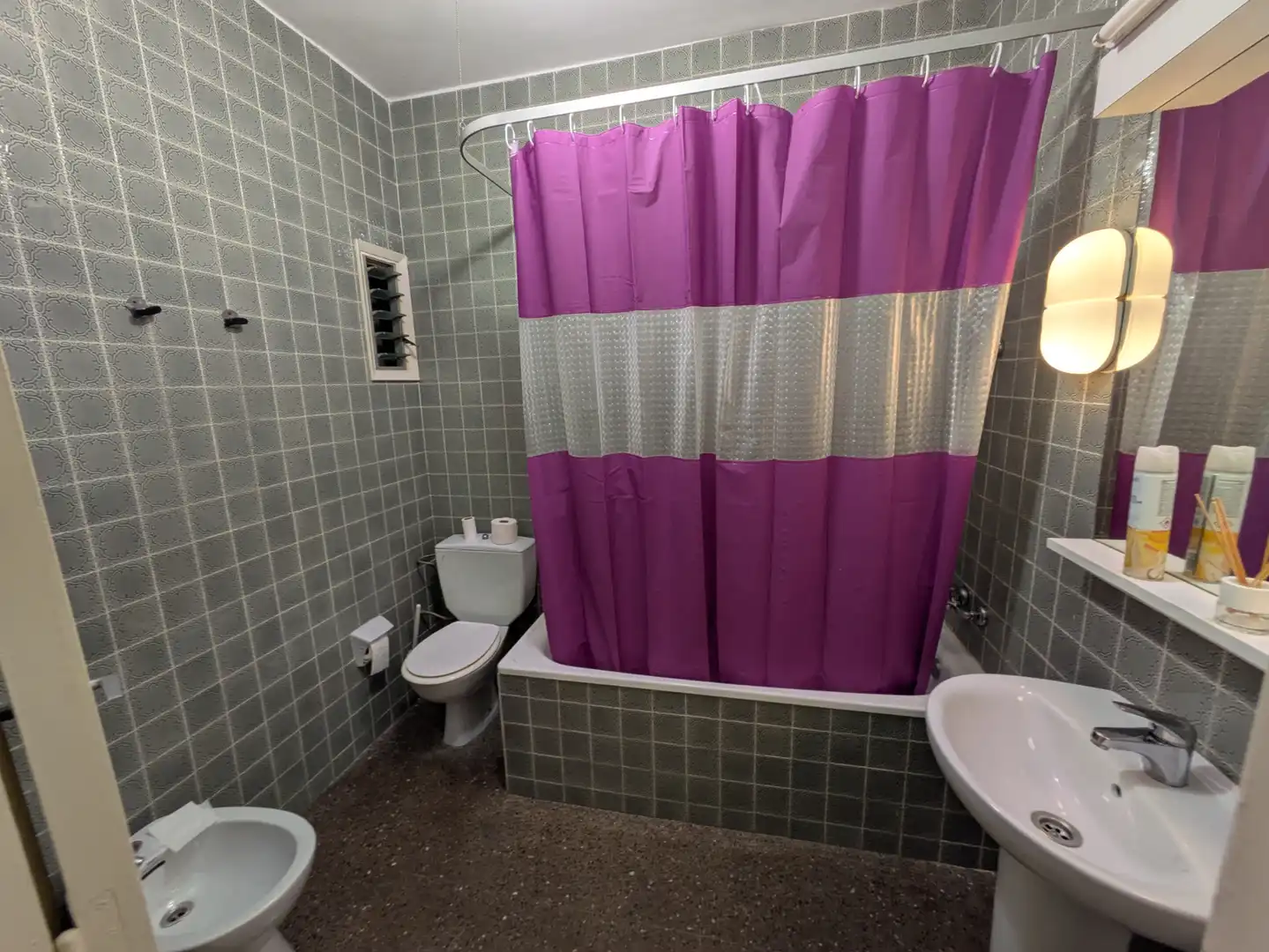 Bany de Pis en venda en Barcelona amb Calefacció, Moblat i Rentadora