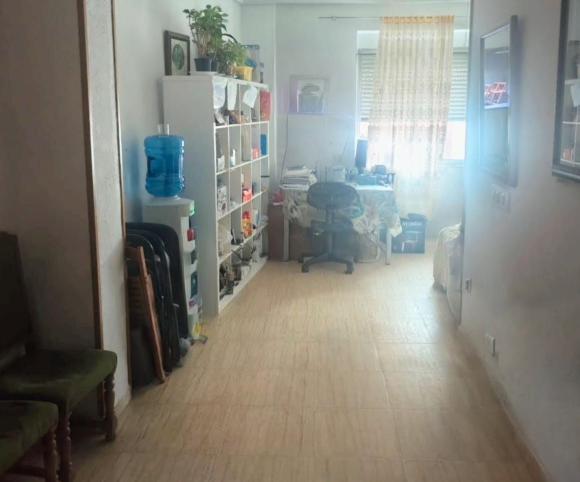 Habitación de Piso en venta en  Murcia Capital con Aire acondicionado, Calefacción y Trastero