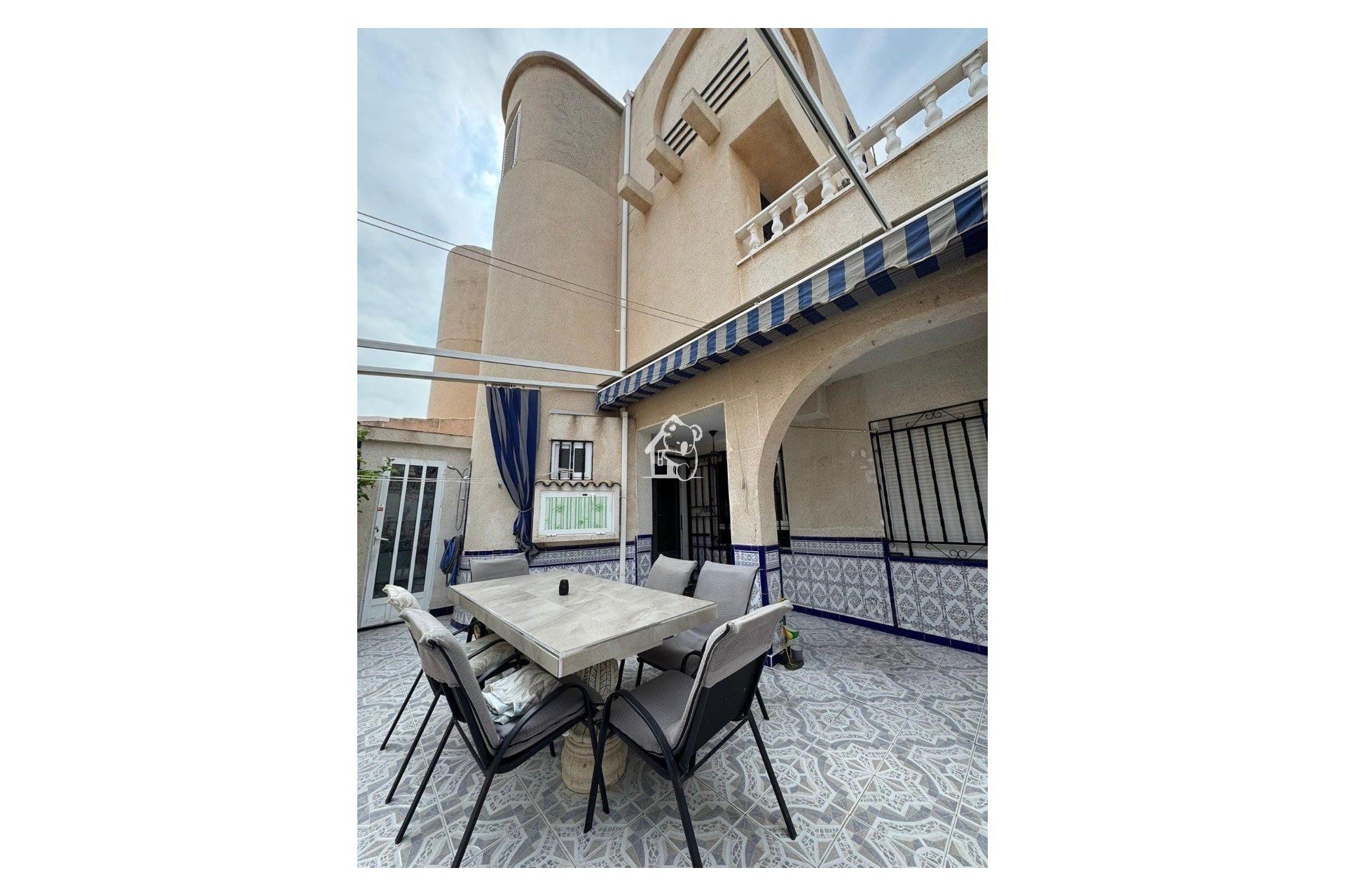 Terraza de Casa o chalet de alquiler en Torrevieja con Terraza, Amueblado y Horno