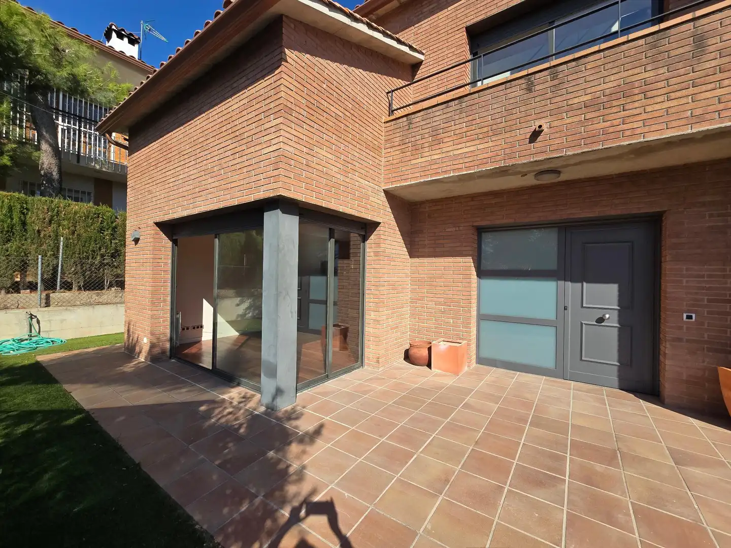 Vista exterior de Casa o chalet en venta en Rubí con Calefacción, Jardín privado y Parquet