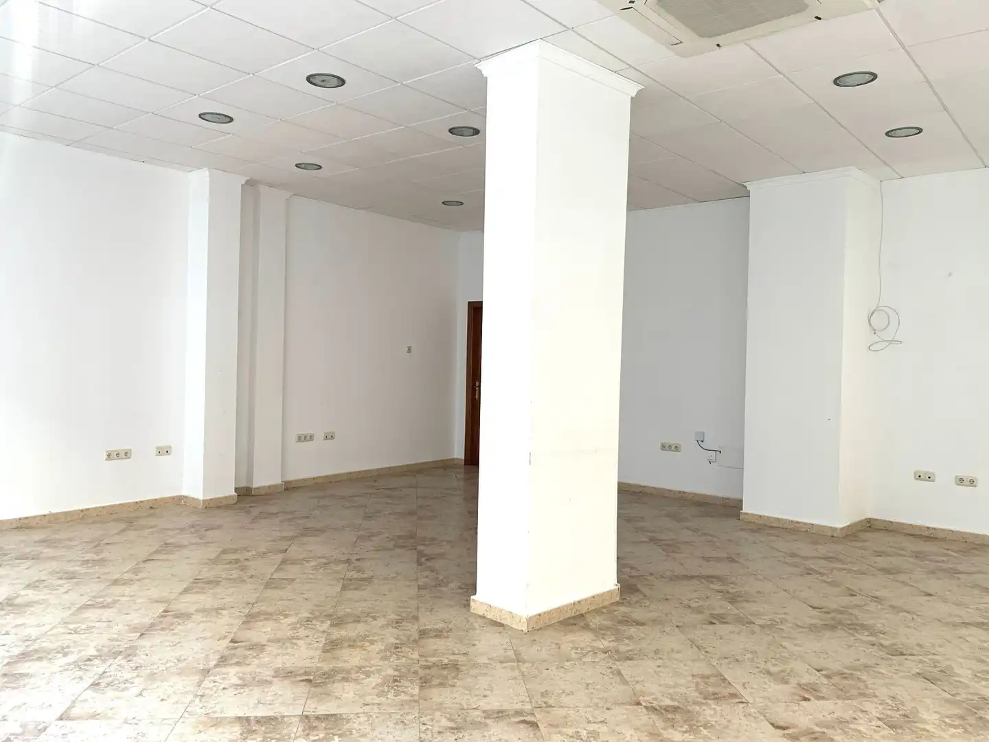 Local comercial de lloguer a Albox, imagen 2