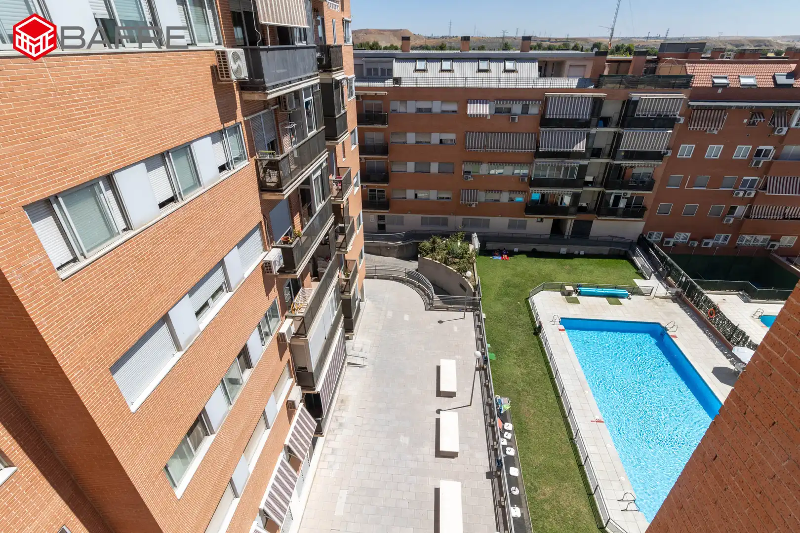 Exterior view of Flat for sale in Madrid  with Heating, Private garden and Storage room