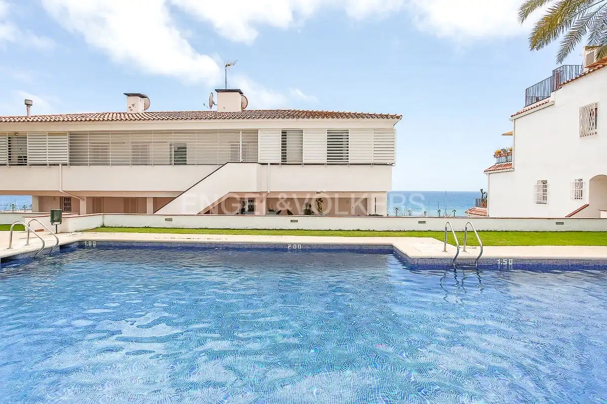 Schwimmbecken von Wohnung zur Miete in Sitges mit Klimaanlage, Heizung und Schwimmbad