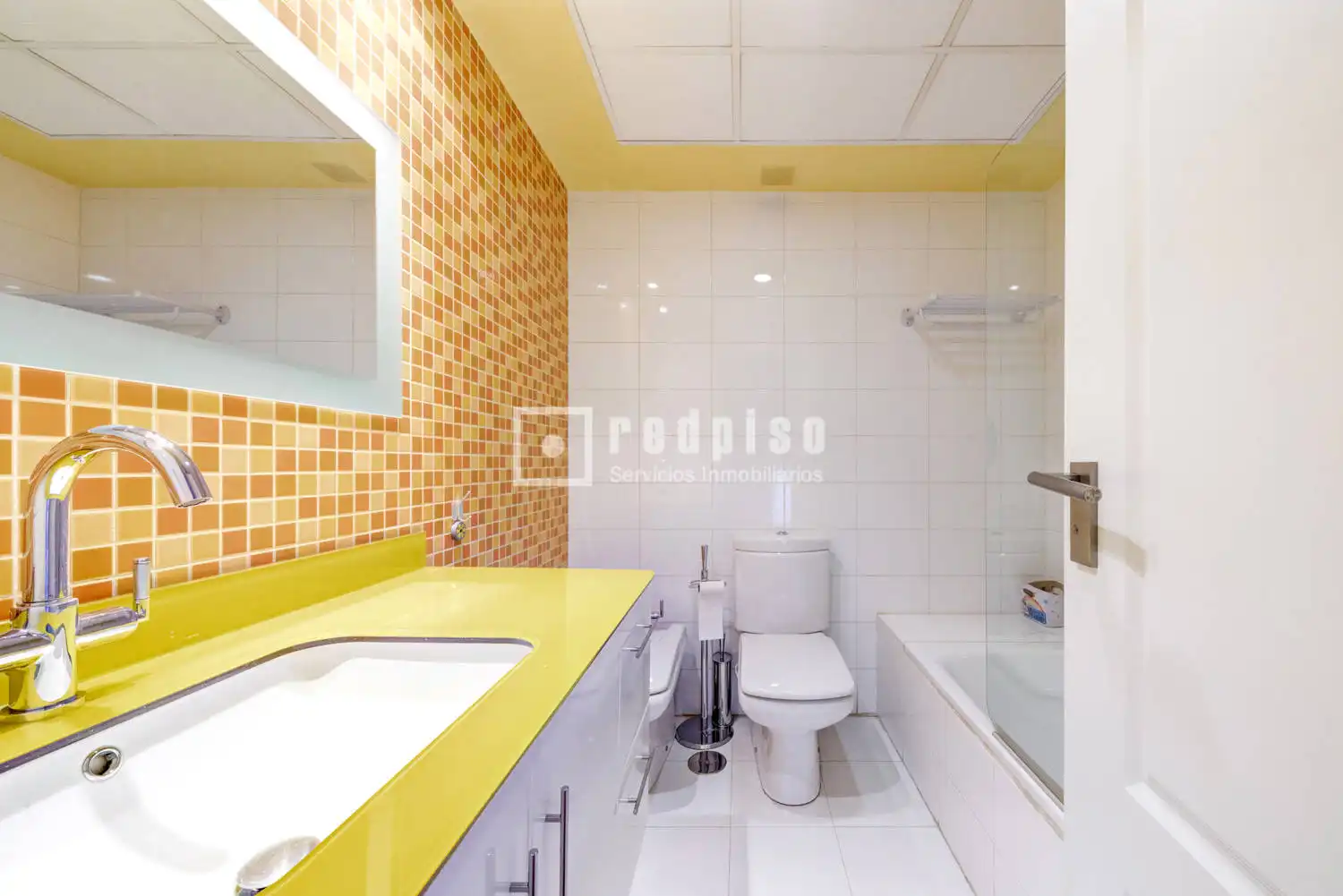 Bathroom of Houses for sale in Pozuelo de Alarcón  with Air Conditioner, Heating and Private garden