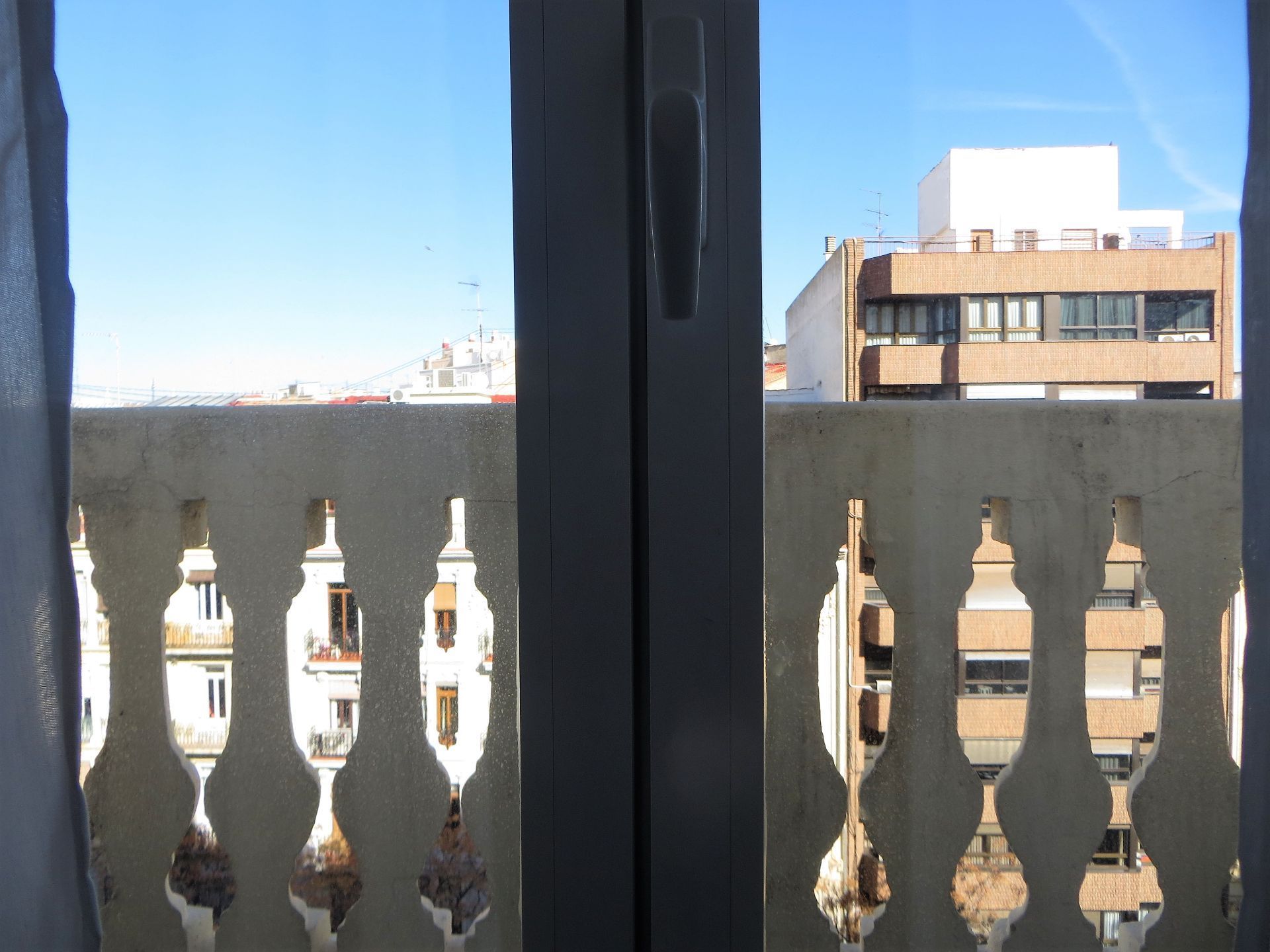 Vista exterior de Pis de lloguer en  Valencia Capital amb Aire condicionat