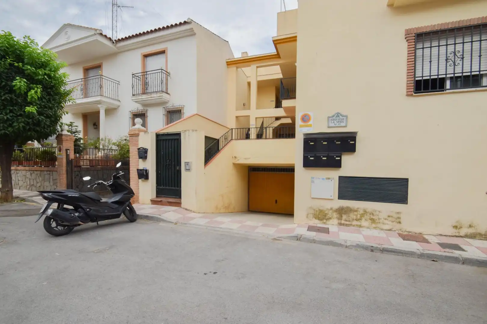 Exterior view of Duplexes for sale in Cúllar Vega  with Air Conditioner, Heating and Terrace