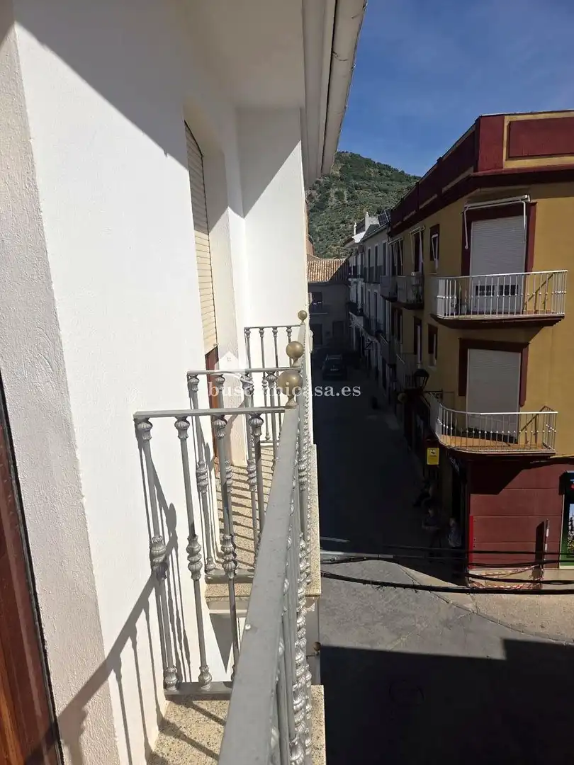 Außenansicht von Wohnung zum Verkauf in Valdepeñas de Jaén mit Balkon