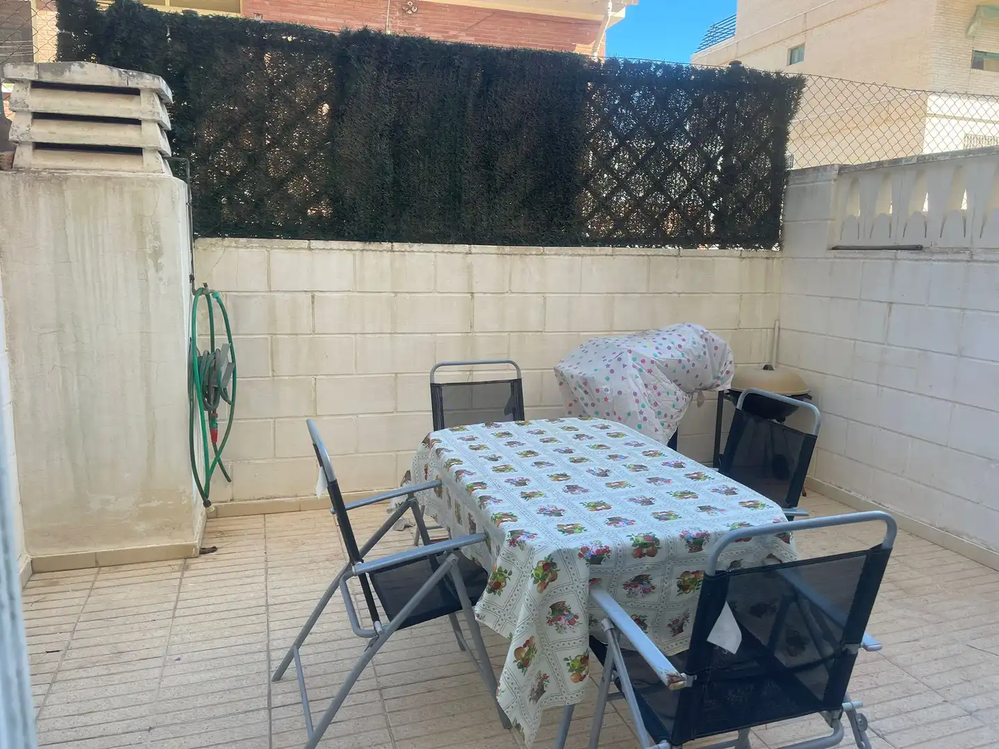 Terrassa de Pis de lloguer en El Campello amb Moblat, Es permeten mascotes i Piscina comunitària