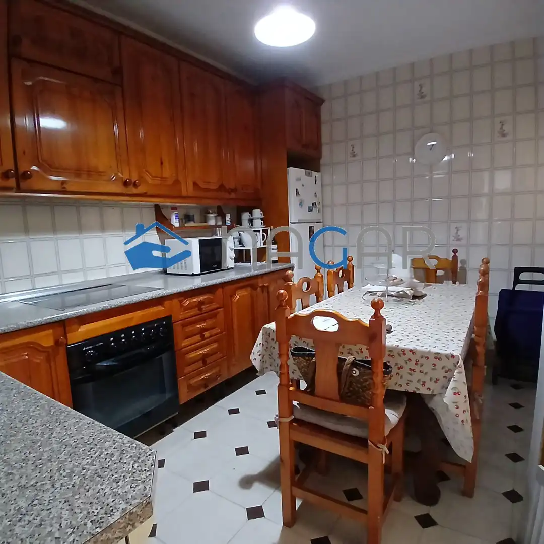 Cuina de Casa o xalet en venda en La Línea de la Concepción amb Terrassa i Moblat