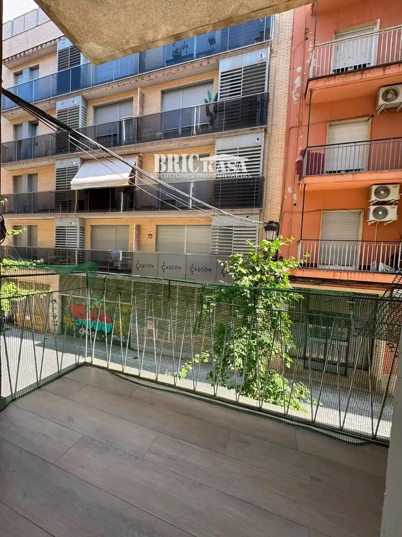 Vista exterior de Pis de lloguer en Cáceres amb Aire condicionat, Terrassa i Alarma