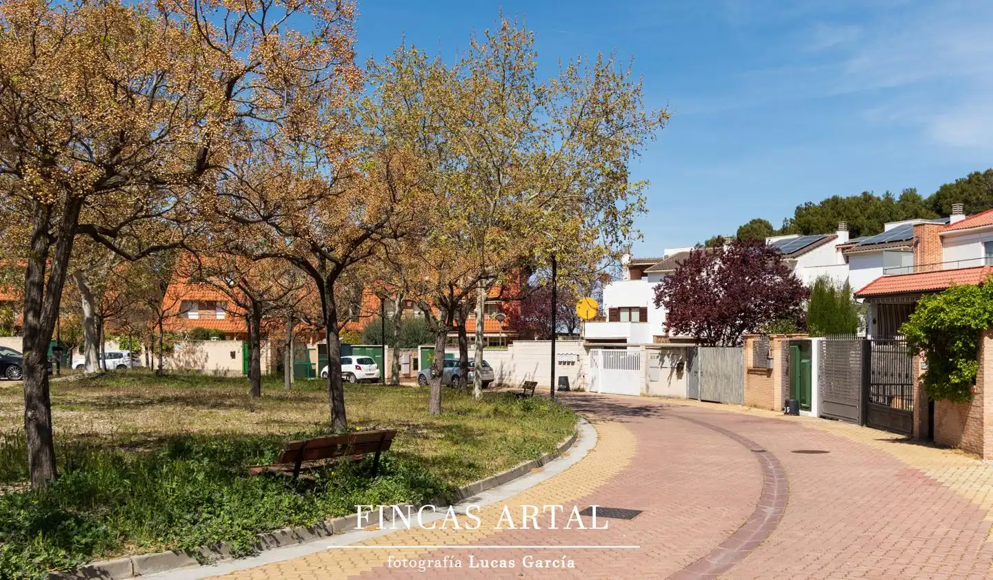 Vista exterior de Casa o chalet en venta en Zaragoza con Aire acondicionado, Calefacción y Jardín privado