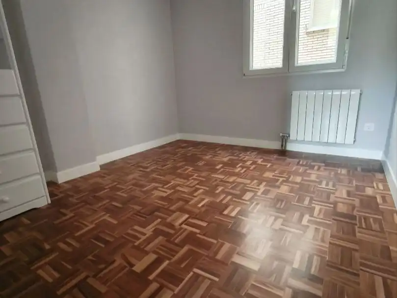 Dormitori de Pis en venda en Madrid amb Aire condicionat, Jardí privat i Parquet
