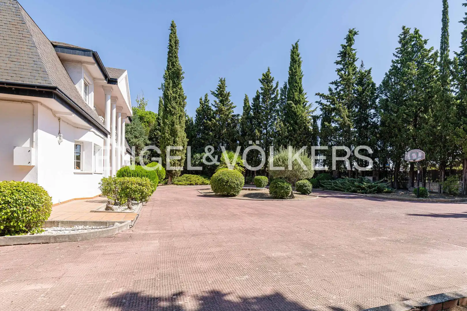 Vista exterior de Casa o chalet en venta en Las Rozas de Madrid con Aire acondicionado, Calefacción y Jardín privado