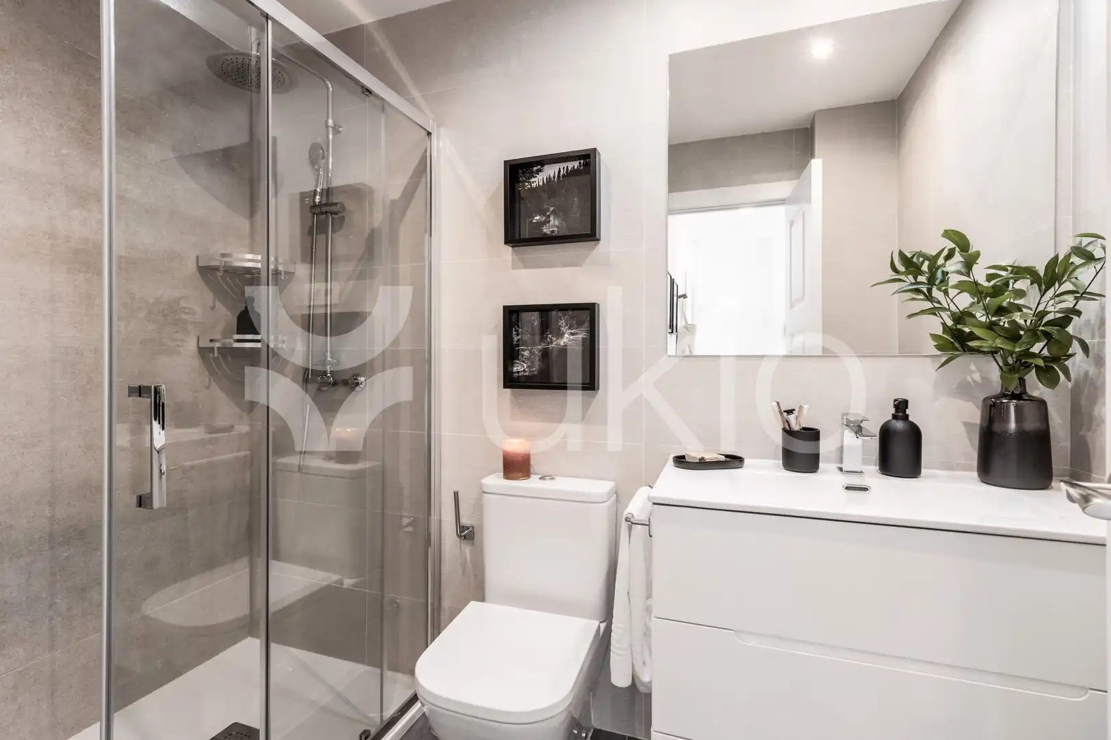 Bany de Apartament de lloguer en Madrid amb Terrassa, Moblat i Forn