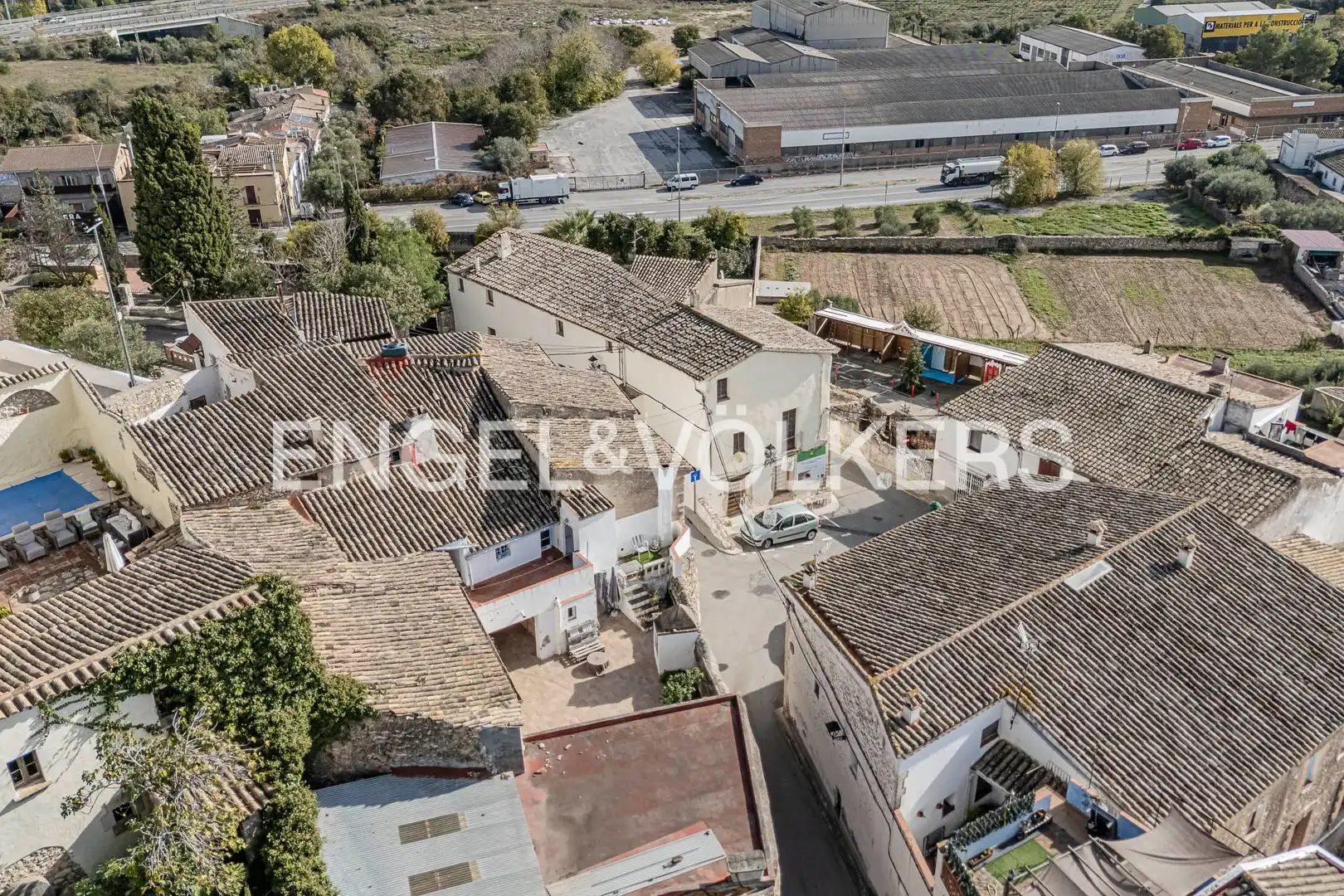 Vista exterior de Casa adosada en venta en Canyelles con Calefacción, Jardín privado y Terraza