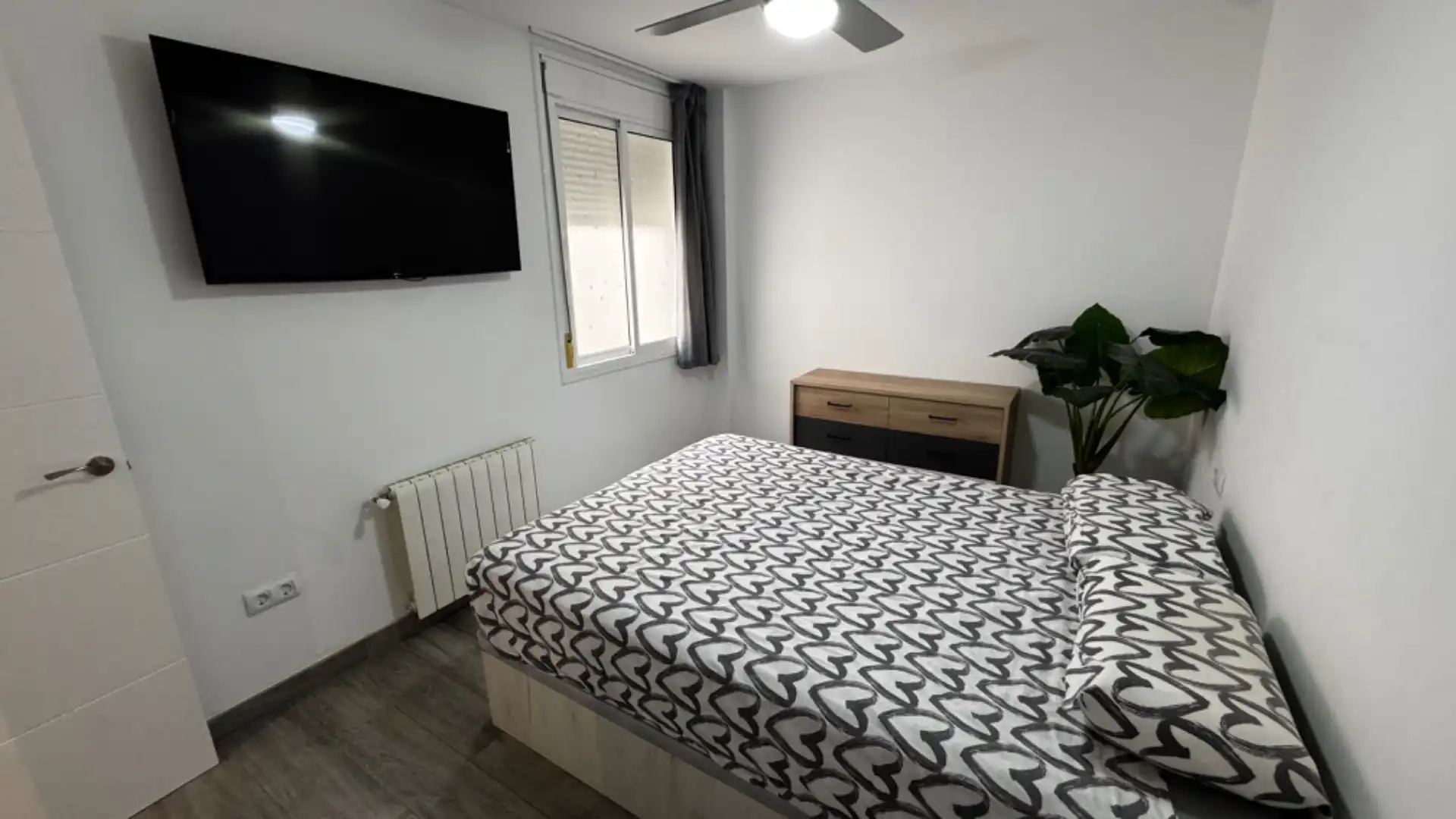 Habitación de Piso en venta en Torredembarra con Calefacción, Terraza y Horno