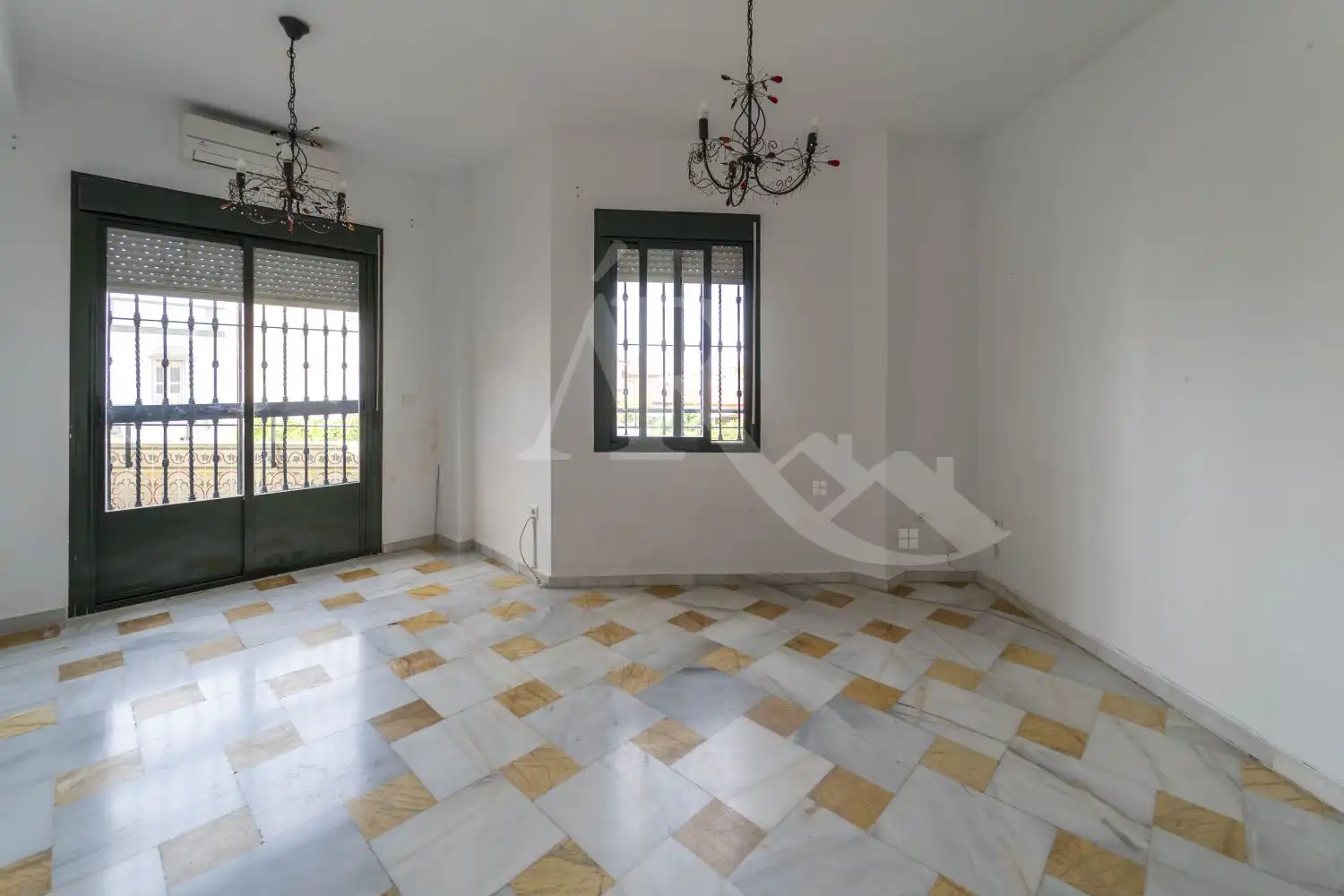 Flat for rent in Umbrete  with Air Conditioner and Terrace