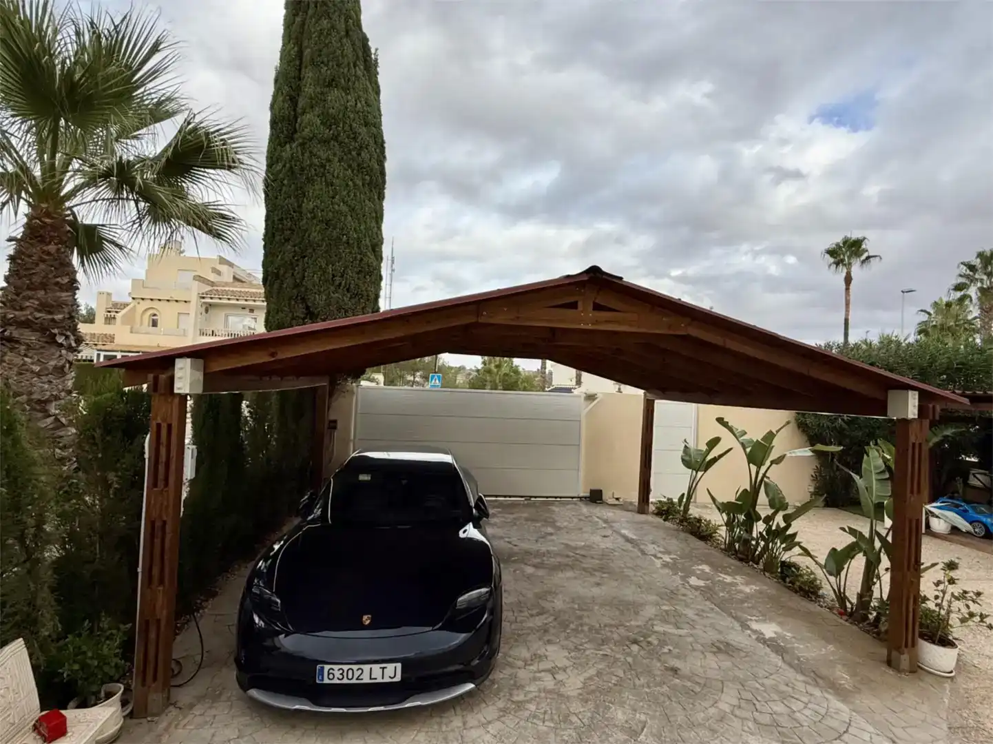 Aparcament de Casa o xalet en venda en Orihuela amb Aire condicionat, Piscina i Balcó