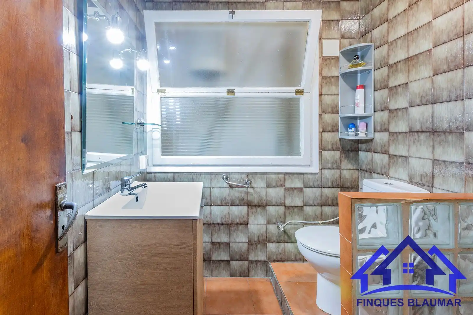 Baño de Piso en venta en Arenys de Mar con Terraza