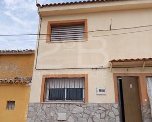 Exterior view of House or chalet for sale in Zarza de Tajo