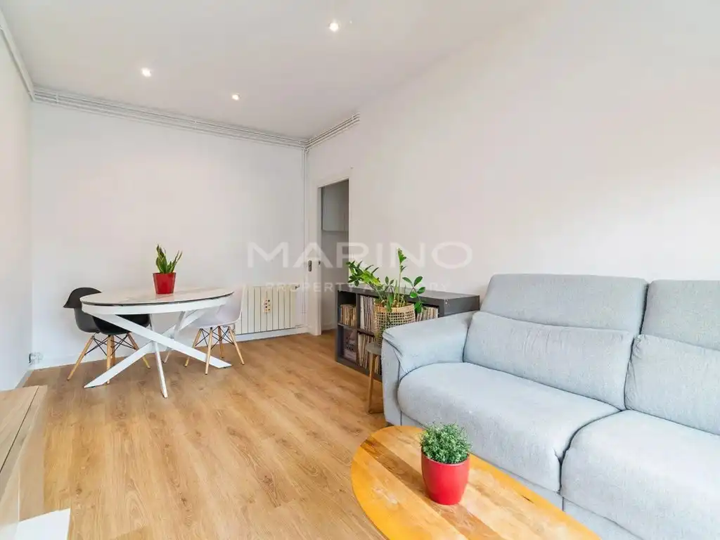 Sala de estar de Piso en venta en Barcelona con Balcón