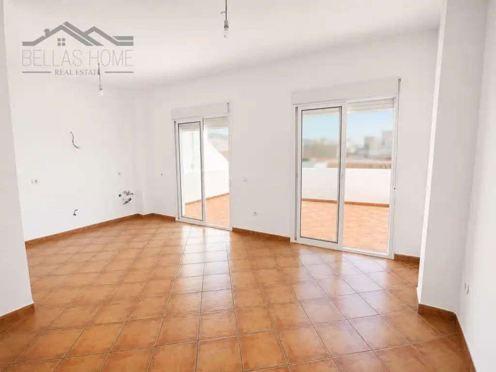 Sala d'estar de Àtic en venda en Estepona amb Terrassa