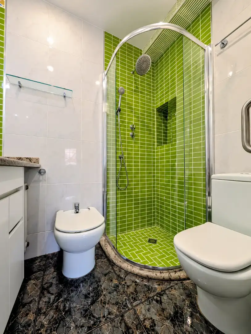 Baño de Piso en venta en Badalona con Aire acondicionado, Calefacción y Horno