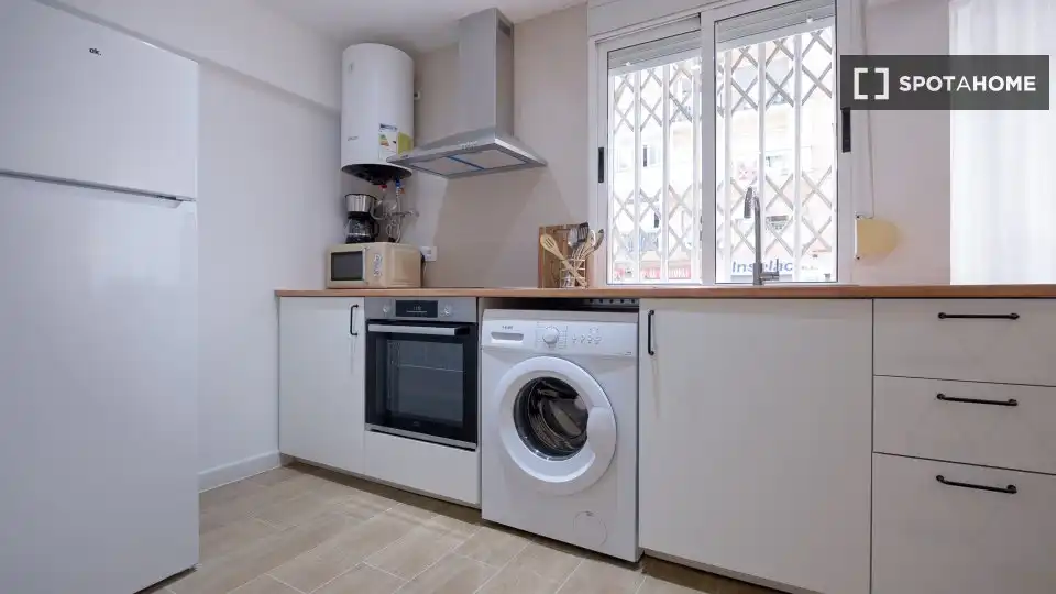 Küche von Wohnung zur Miete in Valencia mit Klimaanlage, Heizung und Möbliert