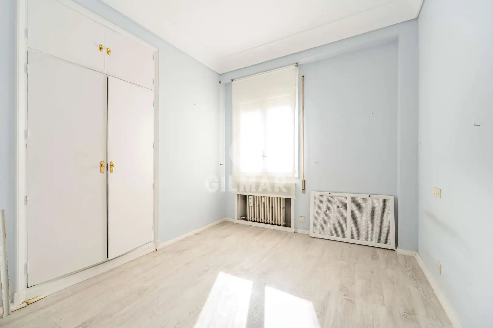Bedroom of Flat for sale in Madrid  with Heating and Storage room