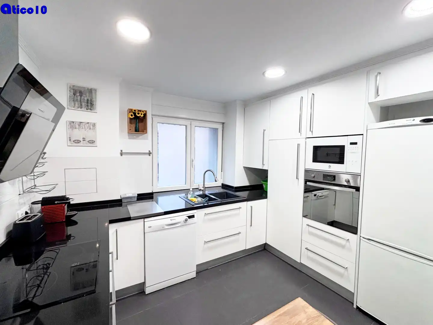Kitchen of Flat for sale in Oviedo   with Heating, Storage room and Furnished