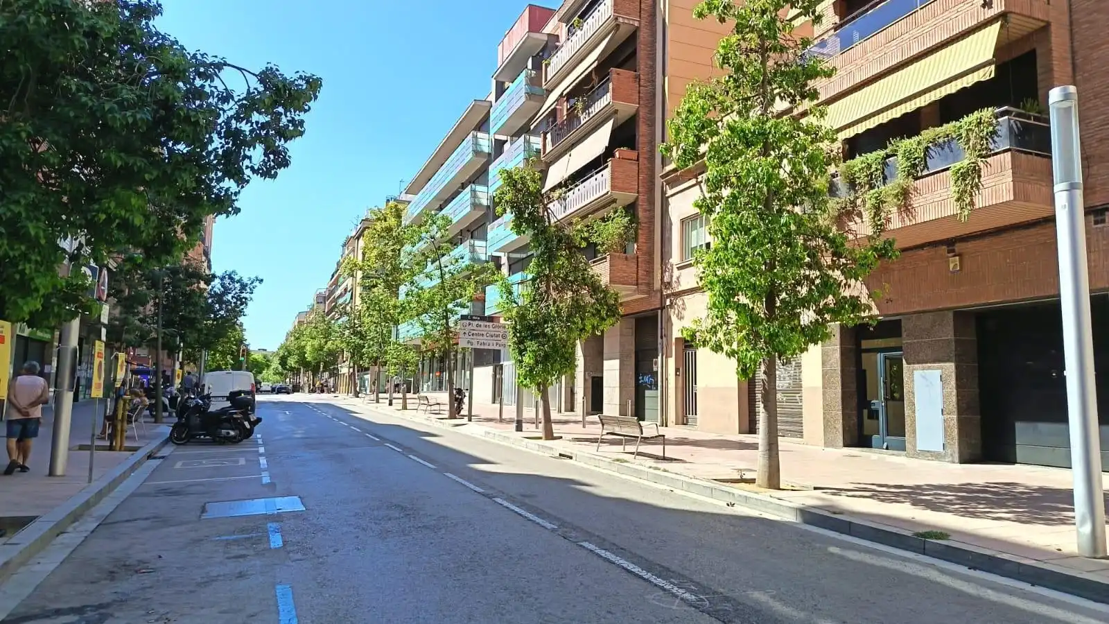 Vista exterior de Piso en venta en Barcelona con Calefacción